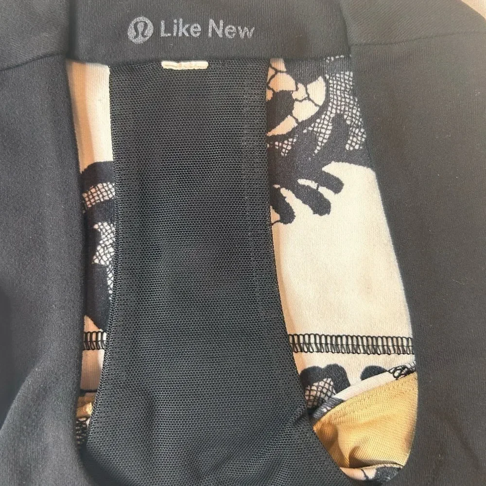 Lululemon Athletica Laceoflage WorkOut Scoop NeckTank Top Black Crème Floral SZ6